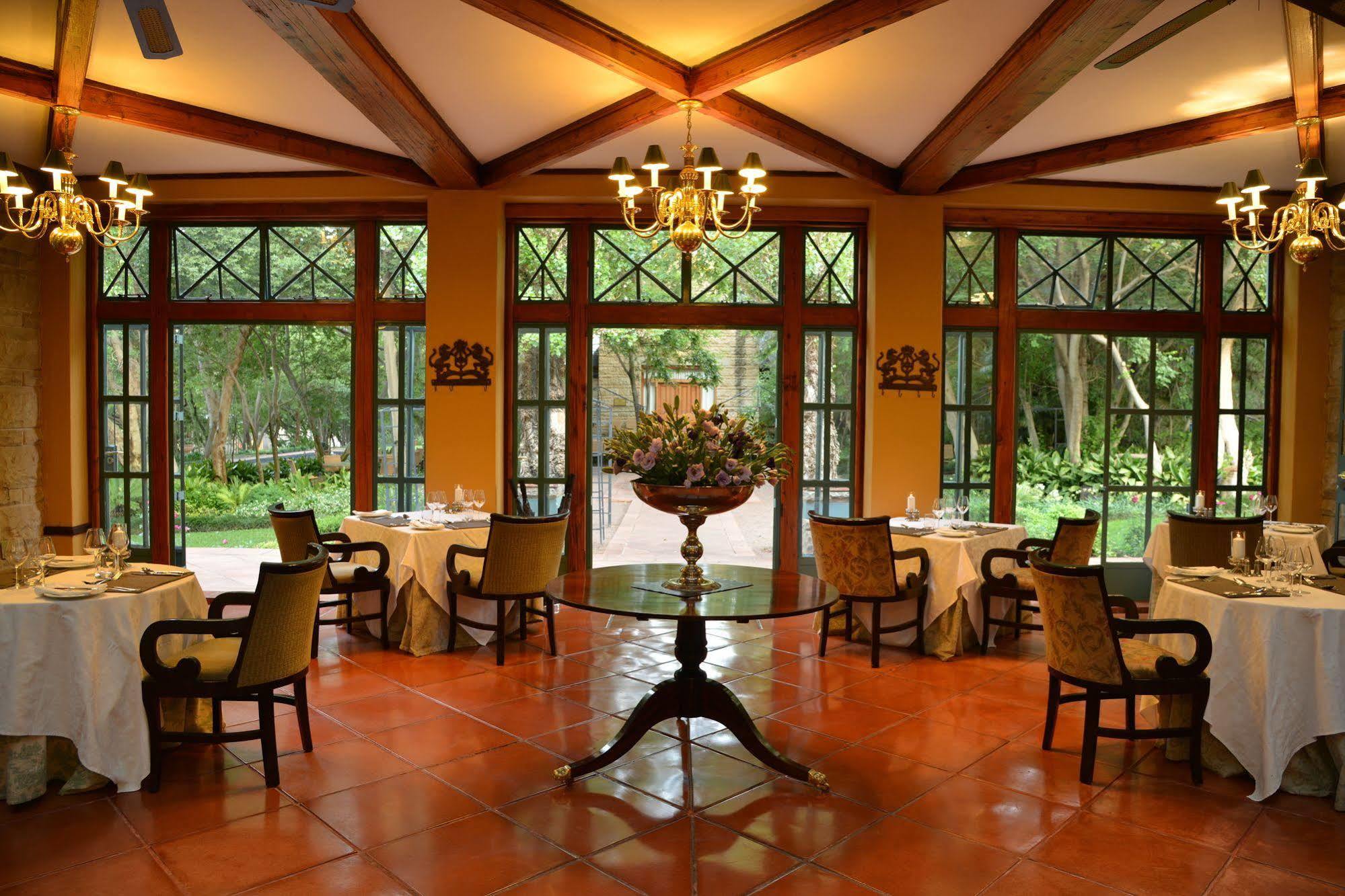 De Hoek Country Hotel Magaliesburg Eksteriør billede